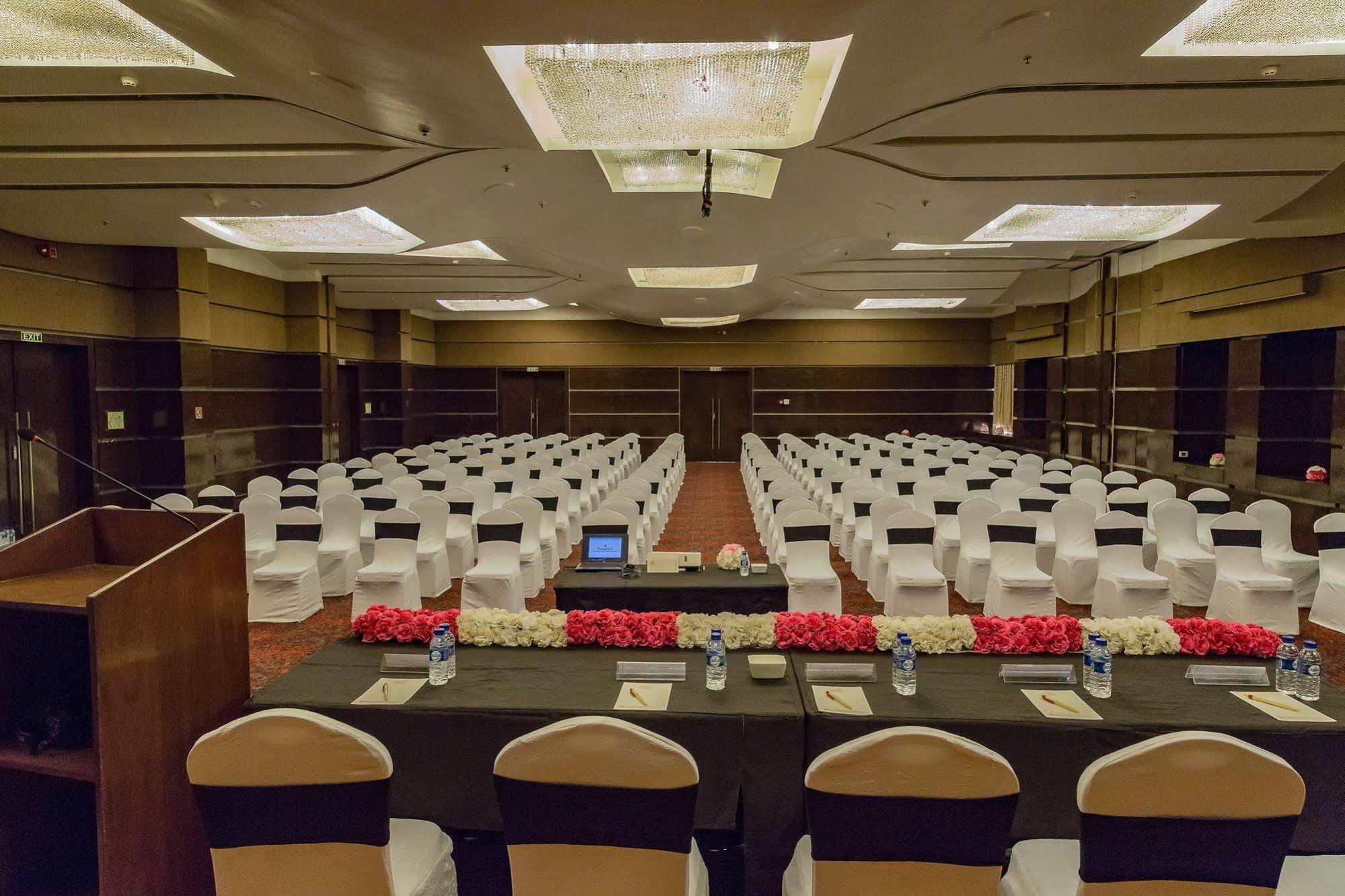 The Residence Hotel & Apartments Powai Mumbai Eksteriør bilde